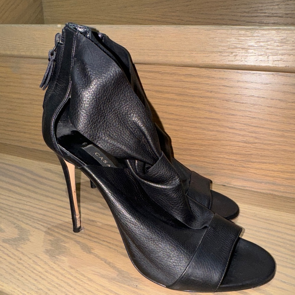 VINTAGE CALF SKIN CASADI Black Twist Open Toe Heeled Sandal